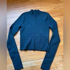 Aritzia Talula Dark Green Long Sleeve knit cropped top